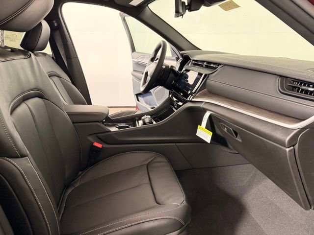 New 2026 Jeep Grand Cherokee Limited image 32