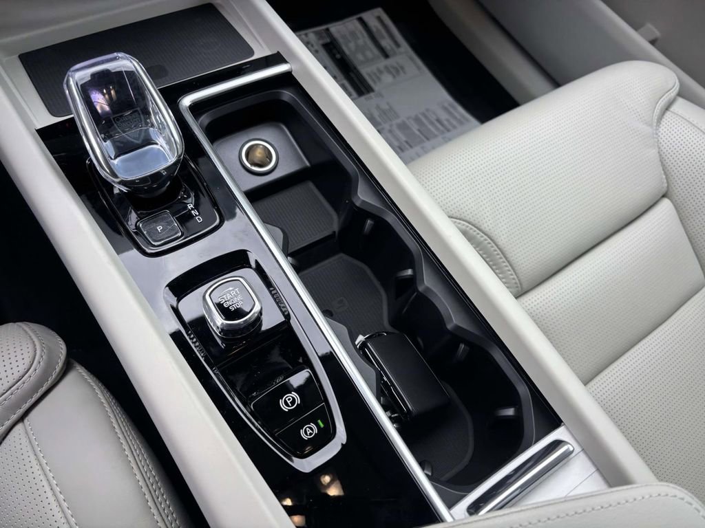 New 2026 Volvo XC60 B5 Ultra w/ Protection Package Premier image 22