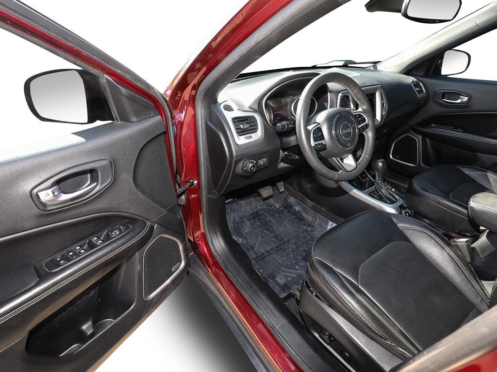 Used 2021 Jeep Compass Latitude w/ Sun and Sound Group AWD/4WD image 10