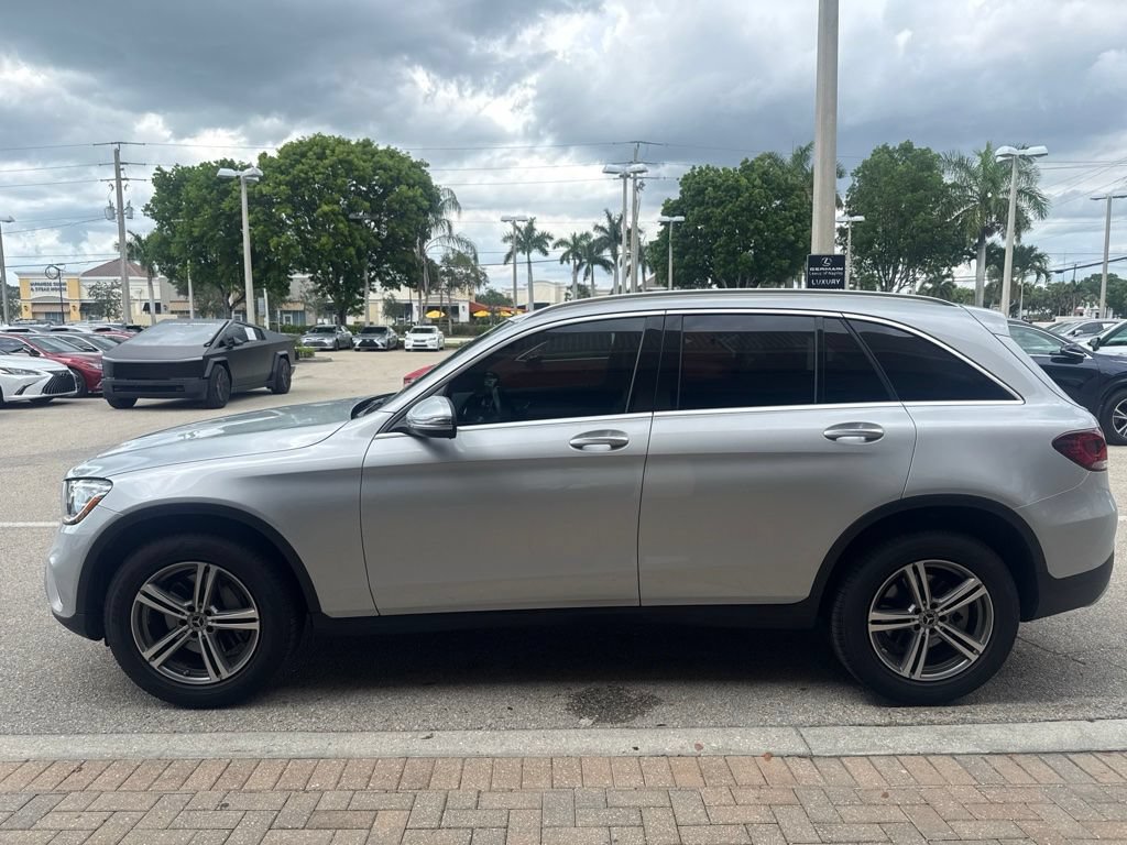 Used 2020 Mercedes-Benz GLC 300 4MATIC image 3