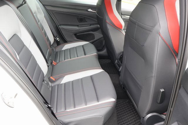 New 2025 Volkswagen GTI SE image 18