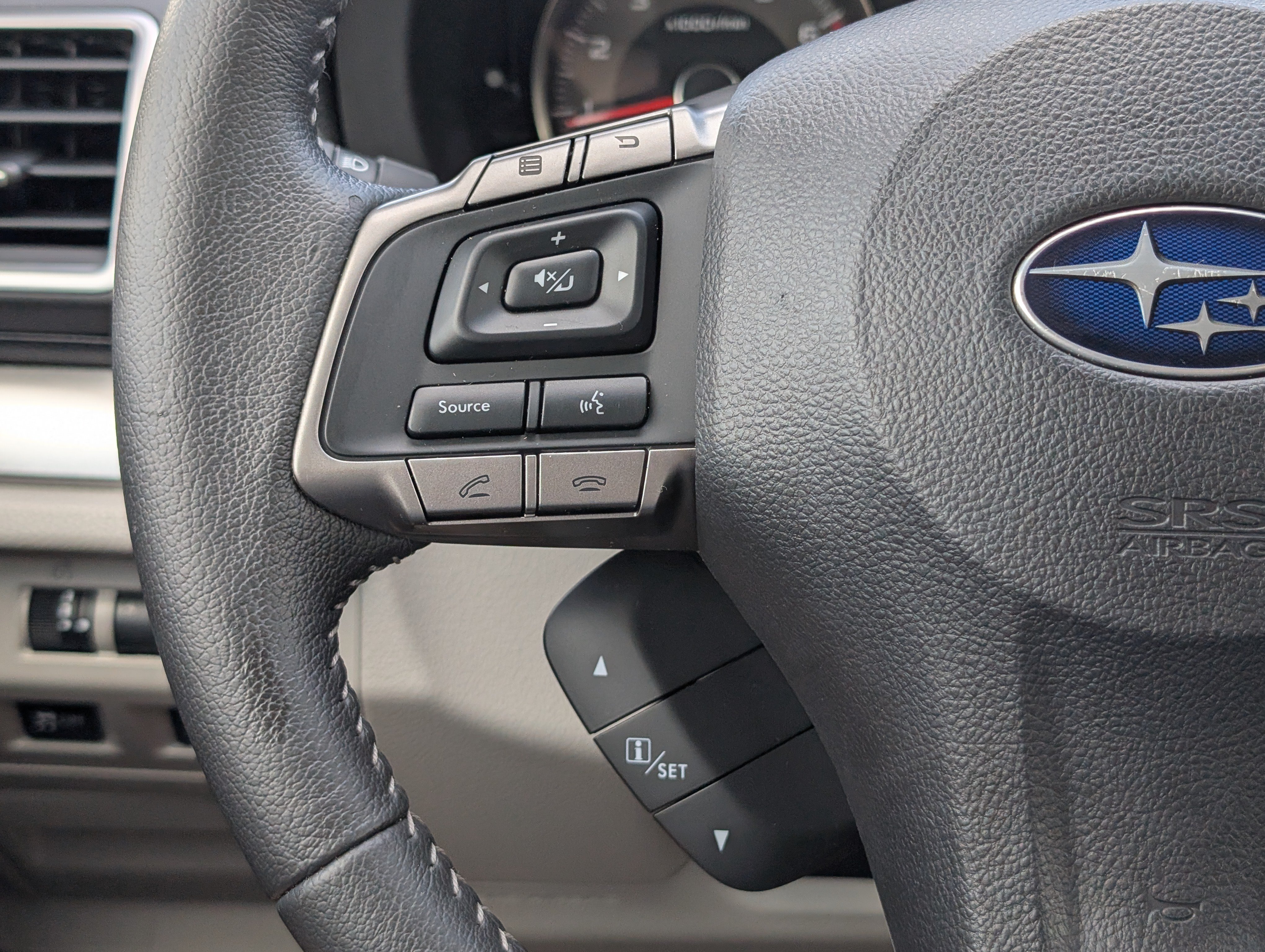 Used 2016 Subaru Forester 2.5i Limited AWD/4WD image 15