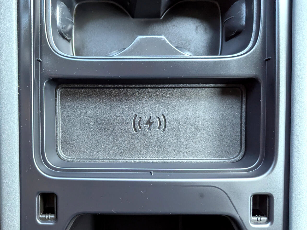 Used 2023 Land Rover Defender 110 X-Dynamic SE image 32