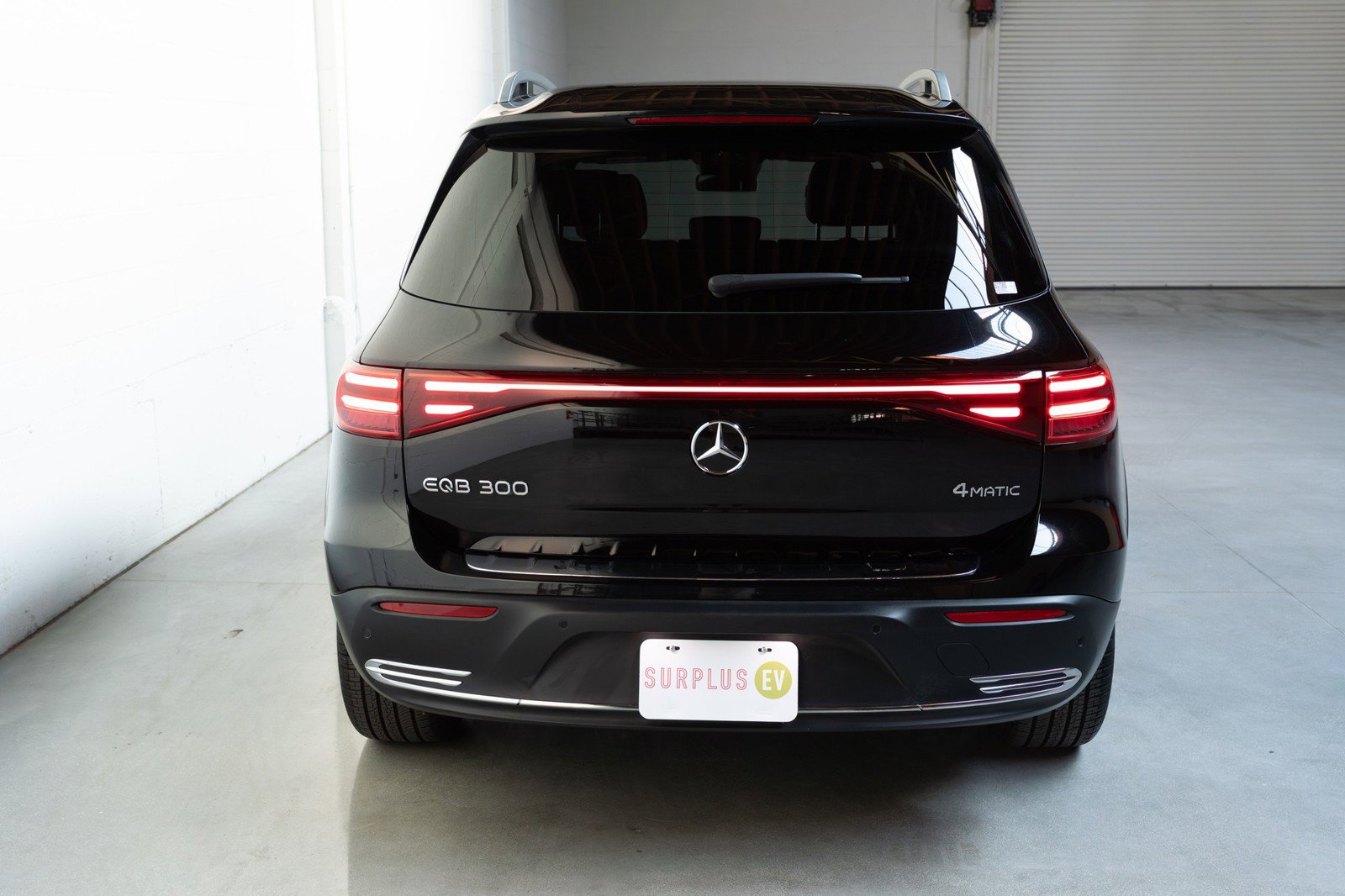Used 2024 Mercedes-Benz EQB 300 4MATIC image 12