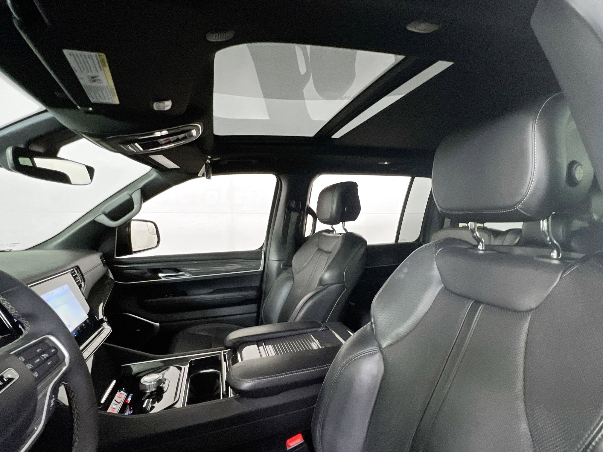 Used 2022 Jeep Wagoneer Series II w/ Premium Group I image 22