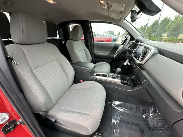 Used 2022 Toyota Tacoma SR5 AWD/4WD image 18