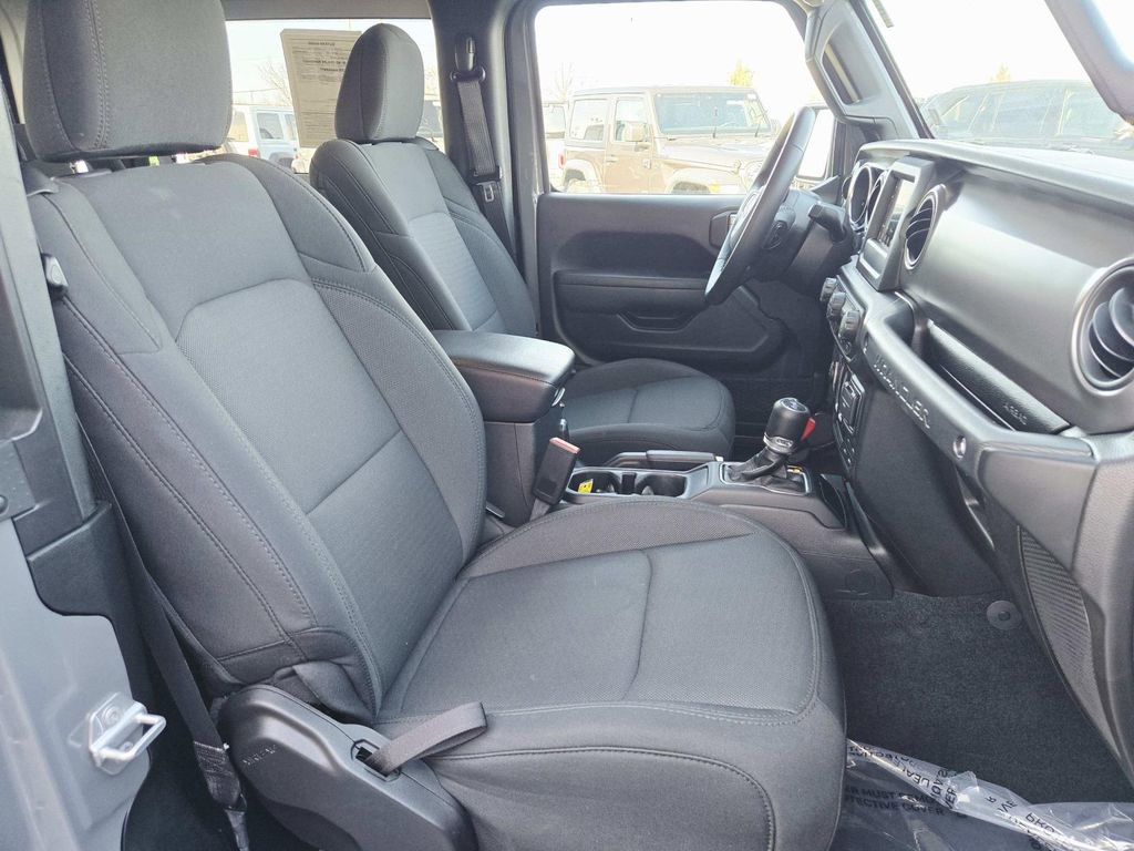 Used 2022 Jeep Wrangler Sport S image 17