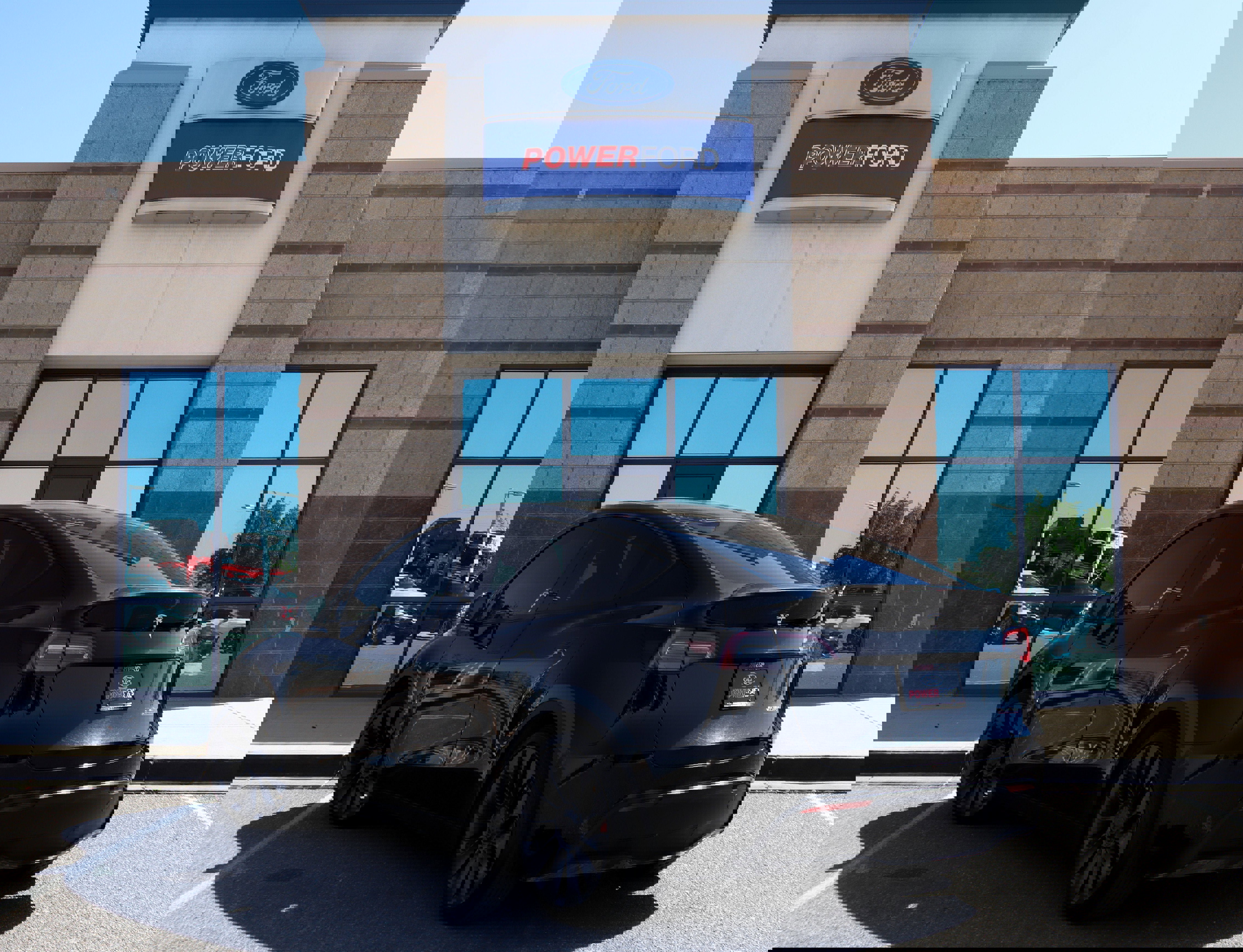 Used 2025 Tesla Model Y Performance image 8