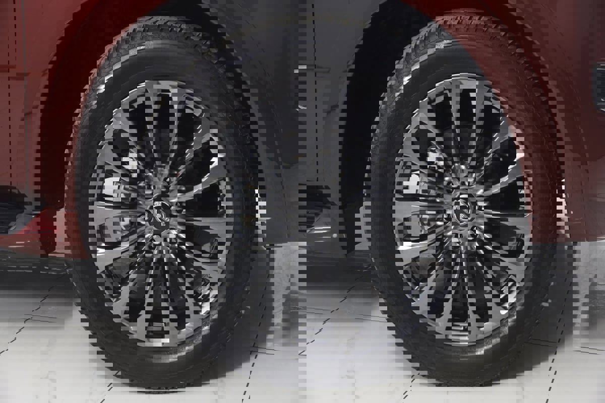 Used 2024 Nissan Armada Platinum w/ Captain's Chairs Package image 17