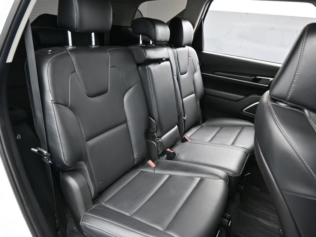 Used 2025 Kia Telluride LX FWD image 46