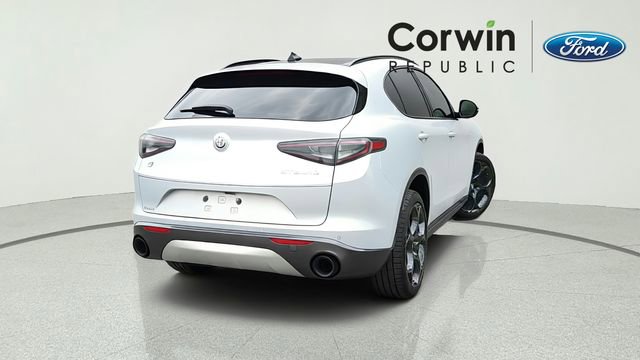 Used 2024 Alfa Romeo Stelvio Ti w/ Performance Driving Package AWD/4WD image 5