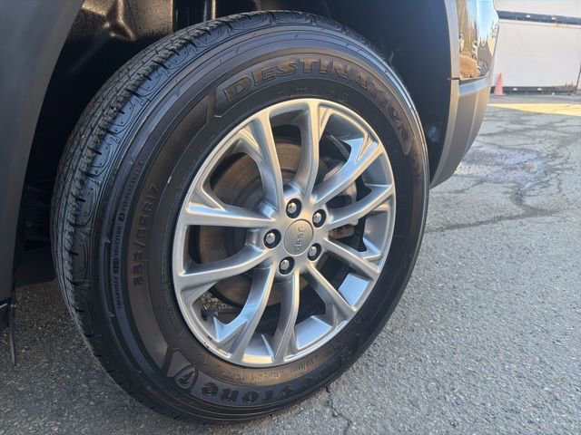 Used 2022 Jeep Cherokee Latitude Lux w/ Sun & Sound Group image 30