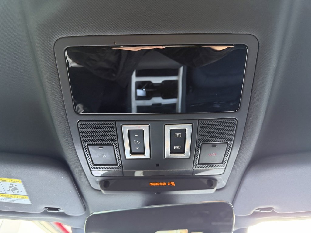 Used 2025 Land Rover Defender 110 S image 27