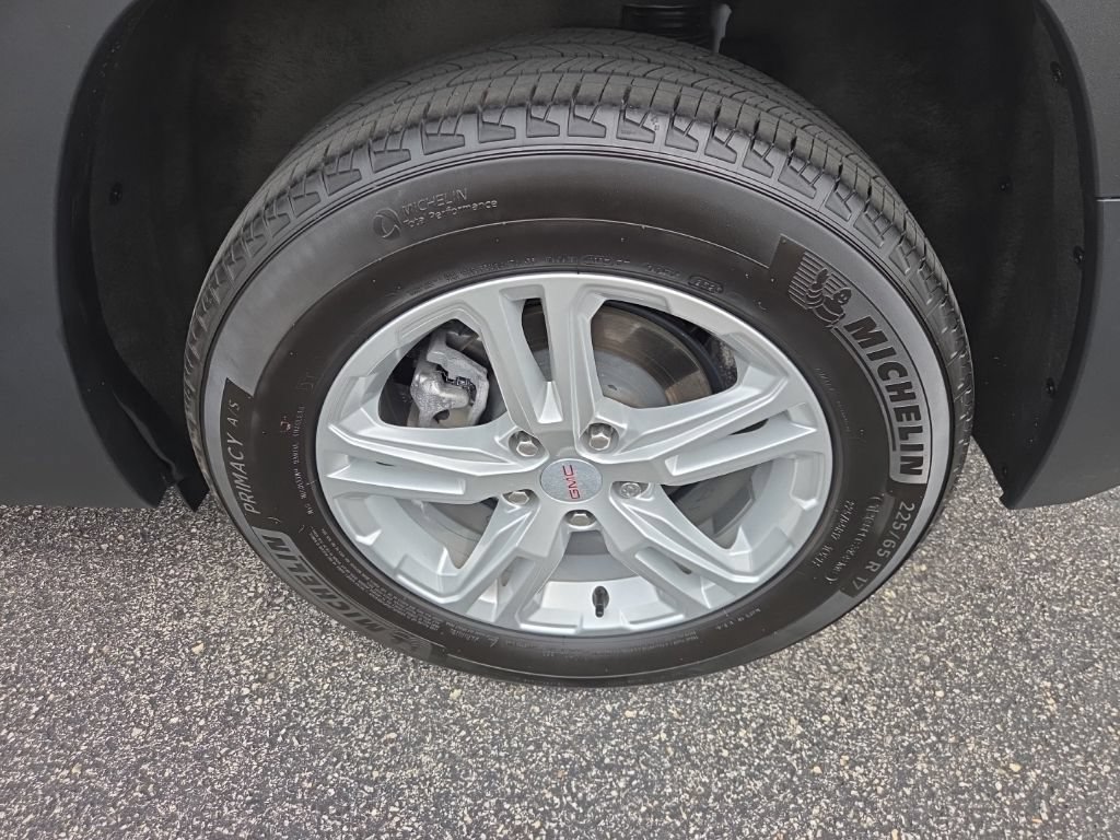 Used 2024 GMC Terrain SLE w/ Driver Convenience Package FWD image 16