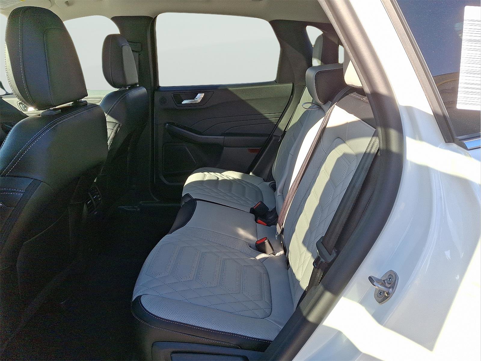 New 2024 Ford Escape SE w/ PHEV Premium Package FWD image 8