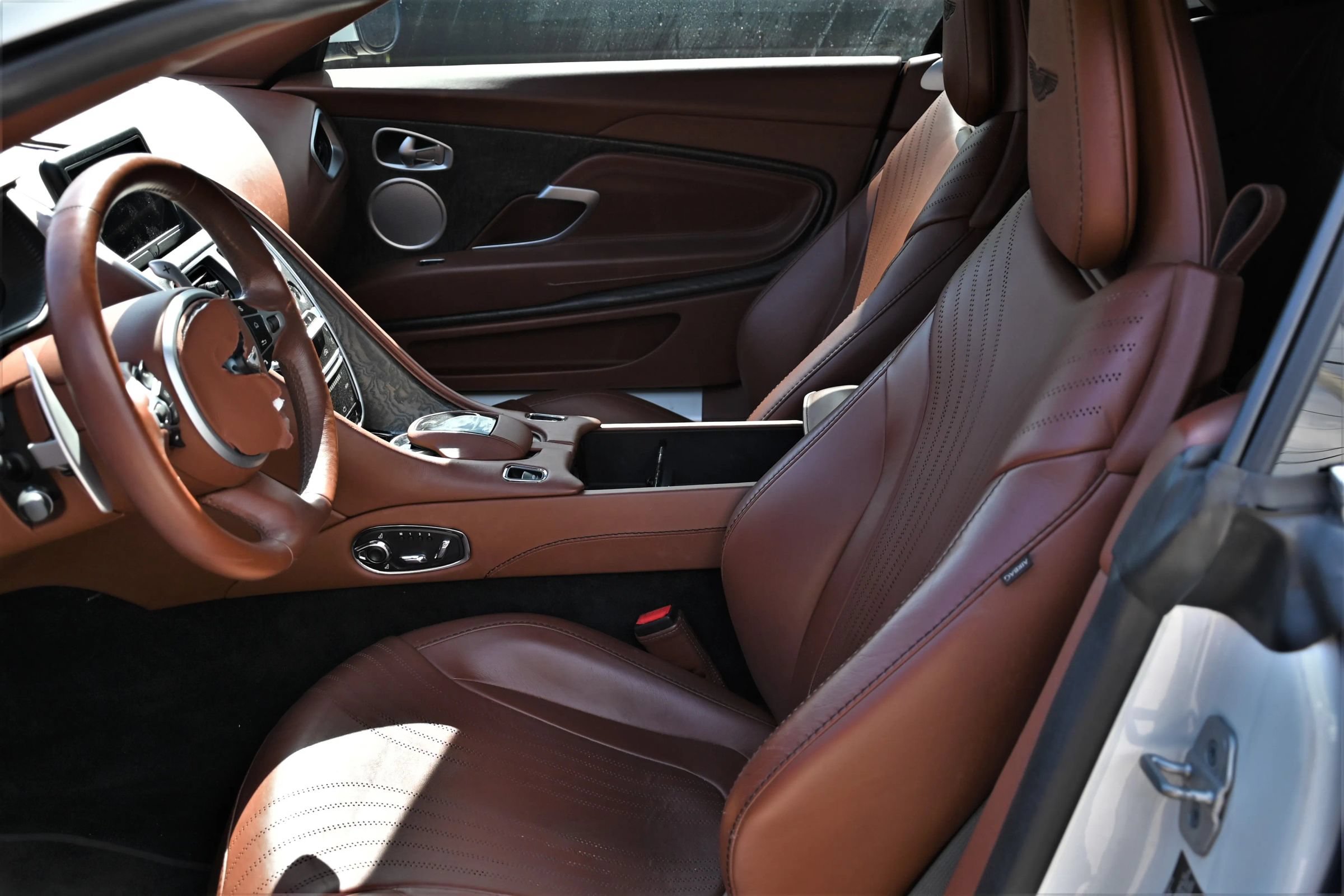 Used 2020 Aston Martin DB11 Volante RWD image 14