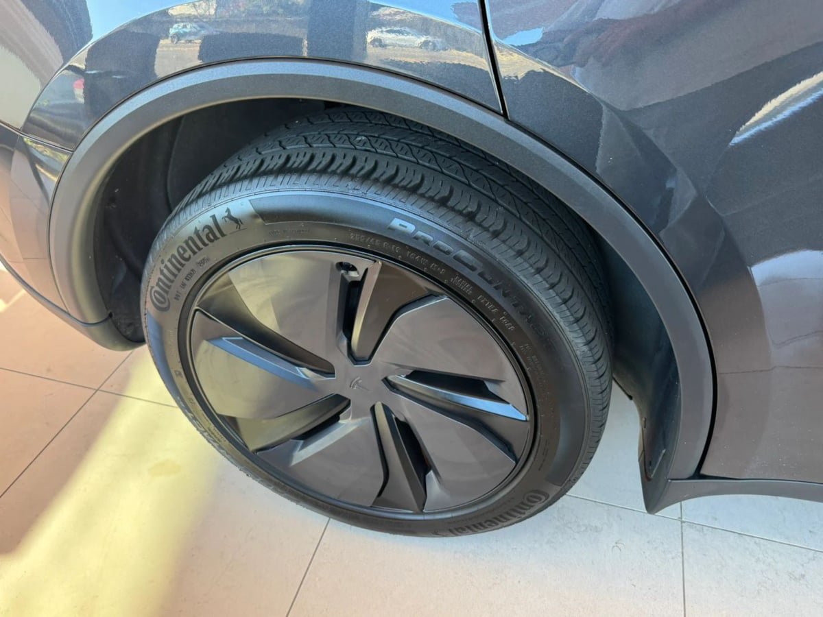 Used 2026 Tesla Model Y AWD image 37