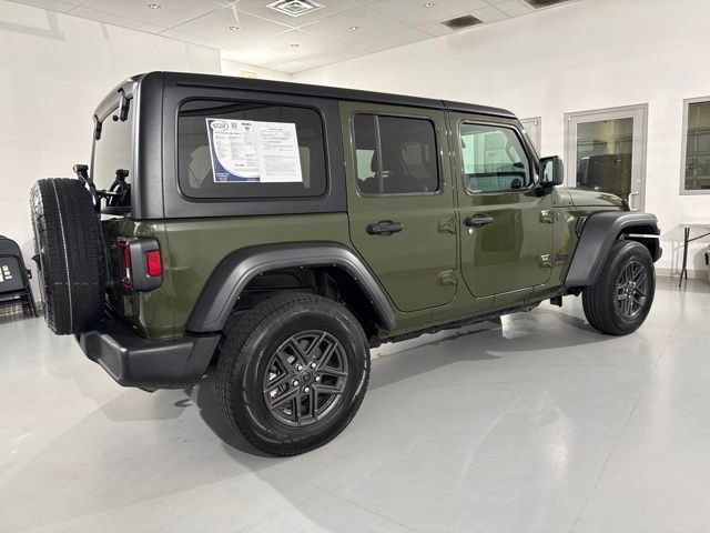 Used 2024 Jeep Wrangler Unlimited Sport AWD/4WD image 12