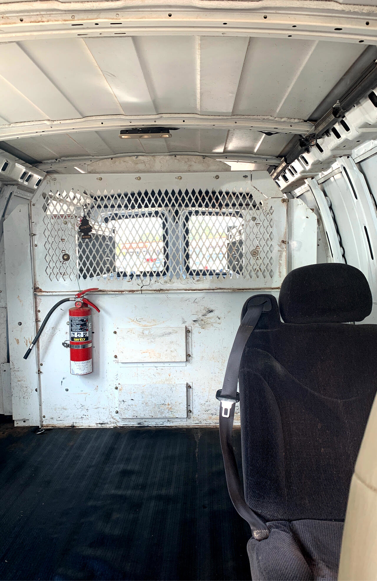 Used 2017 GMC Savana 2500 Extended image 17