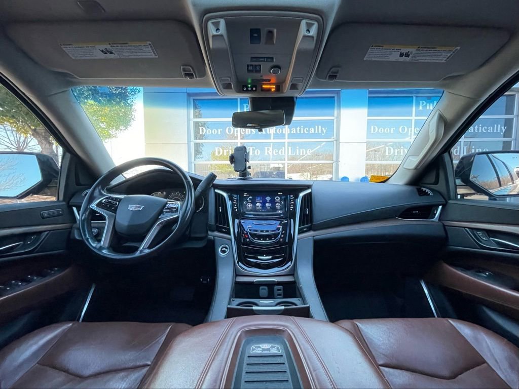 Used 2020 Cadillac Escalade ESV Luxury image 31