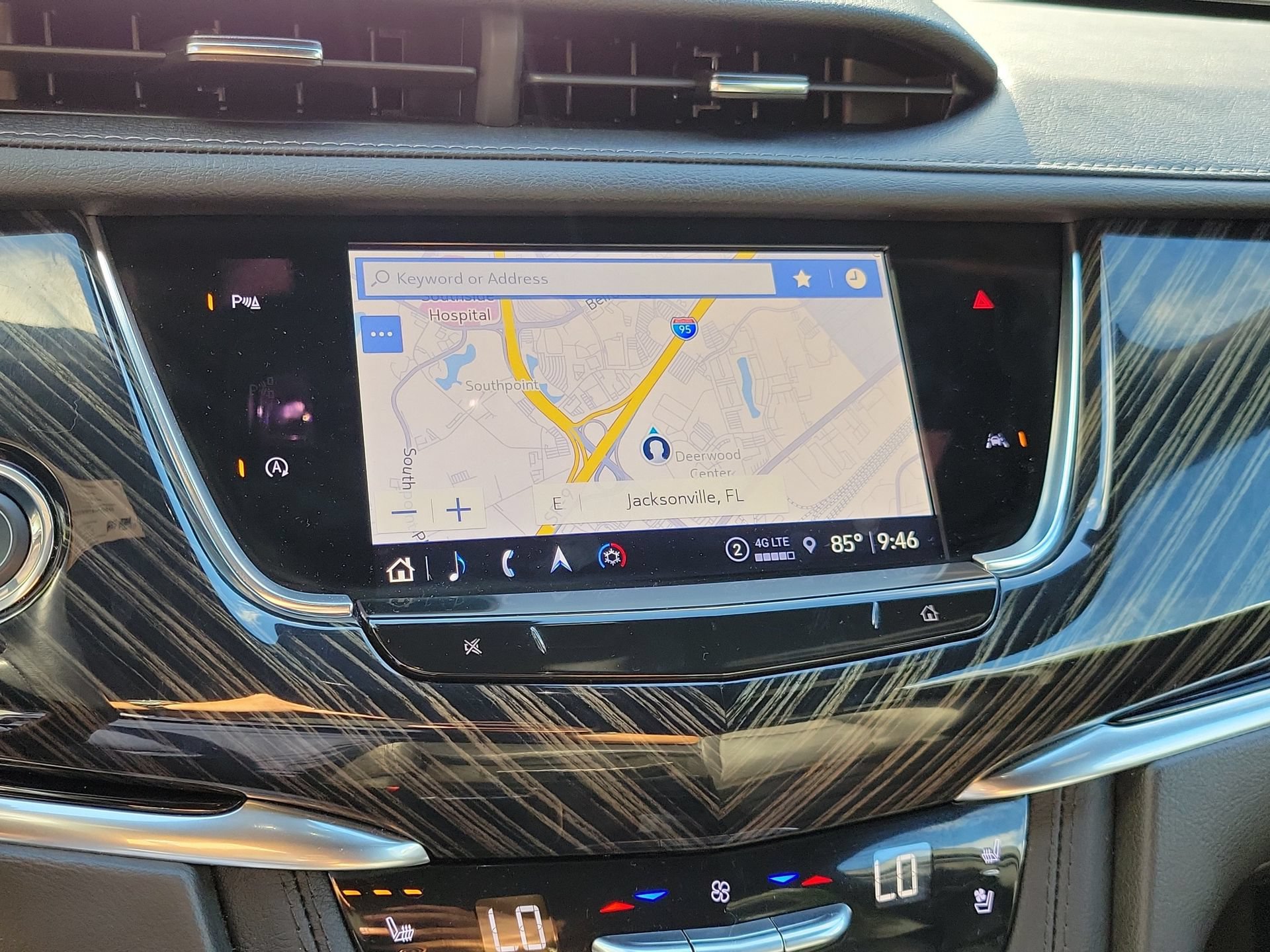 Used 2024 Cadillac XT6 Premium Luxury FWD image 39
