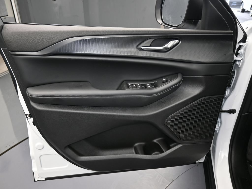 New 2026 Jeep Grand Cherokee Laredo X AWD/4WD image 13