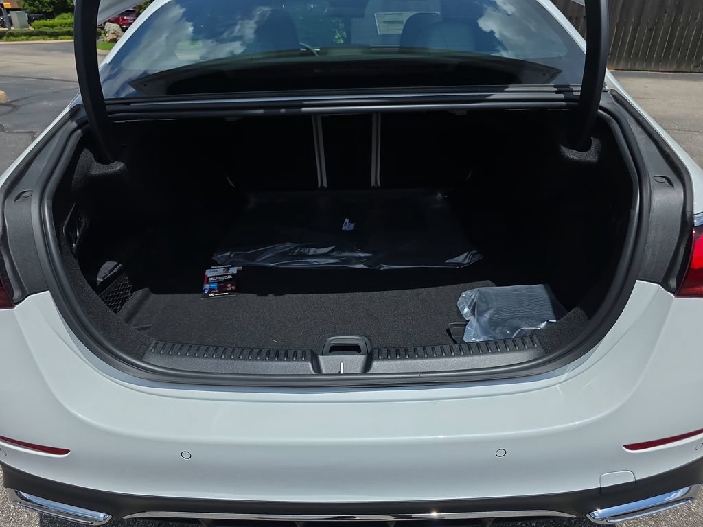 New 2026 Mercedes-Benz E 350 4MATIC Sedan image 14