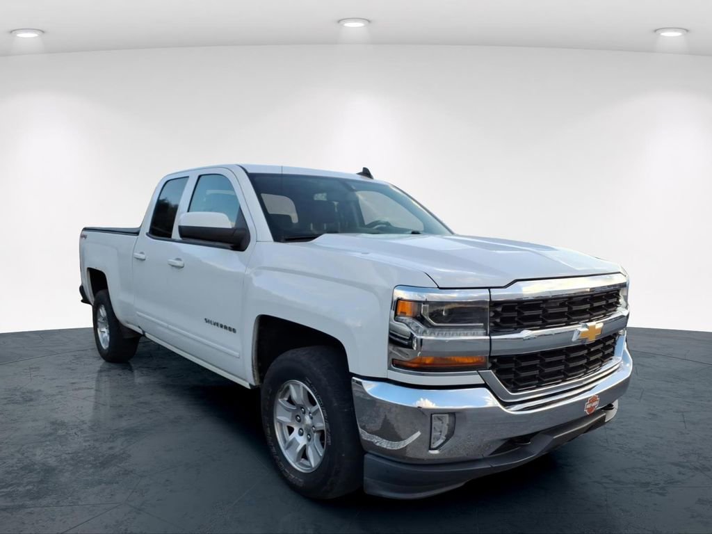 Used 2017 Chevrolet Silverado 1500 LT w/ All Star Edition image 13