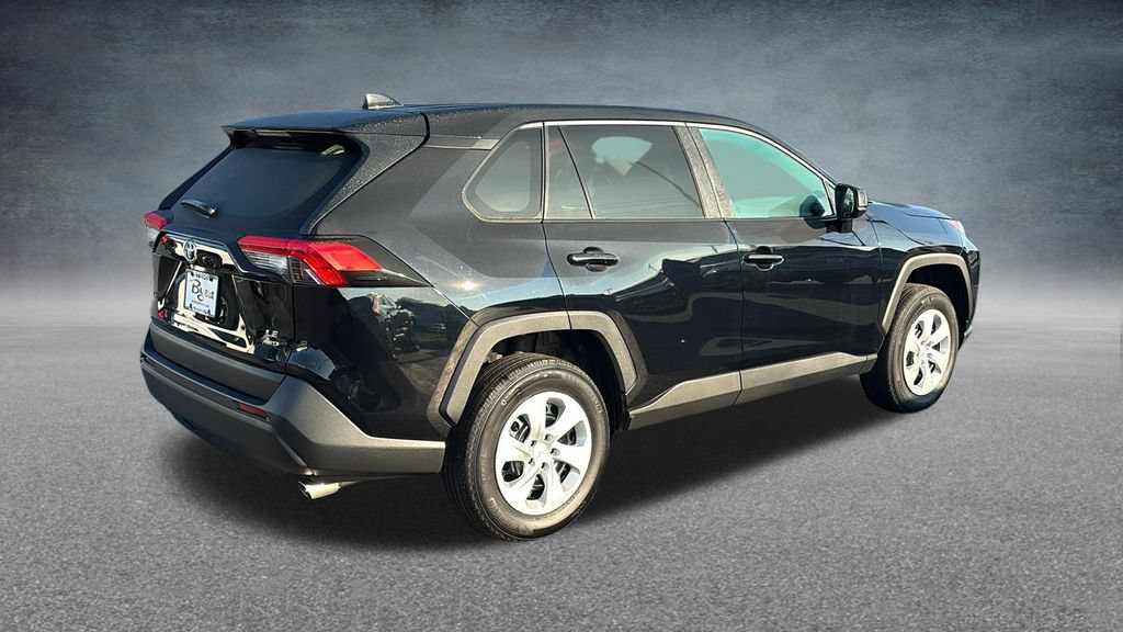 Used 2025 Toyota RAV4 LE AWD/4WD image 29