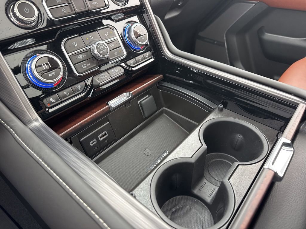 Used 2024 GMC Yukon XL Denali Ultimate w/ LPO, Illumination Package image 29