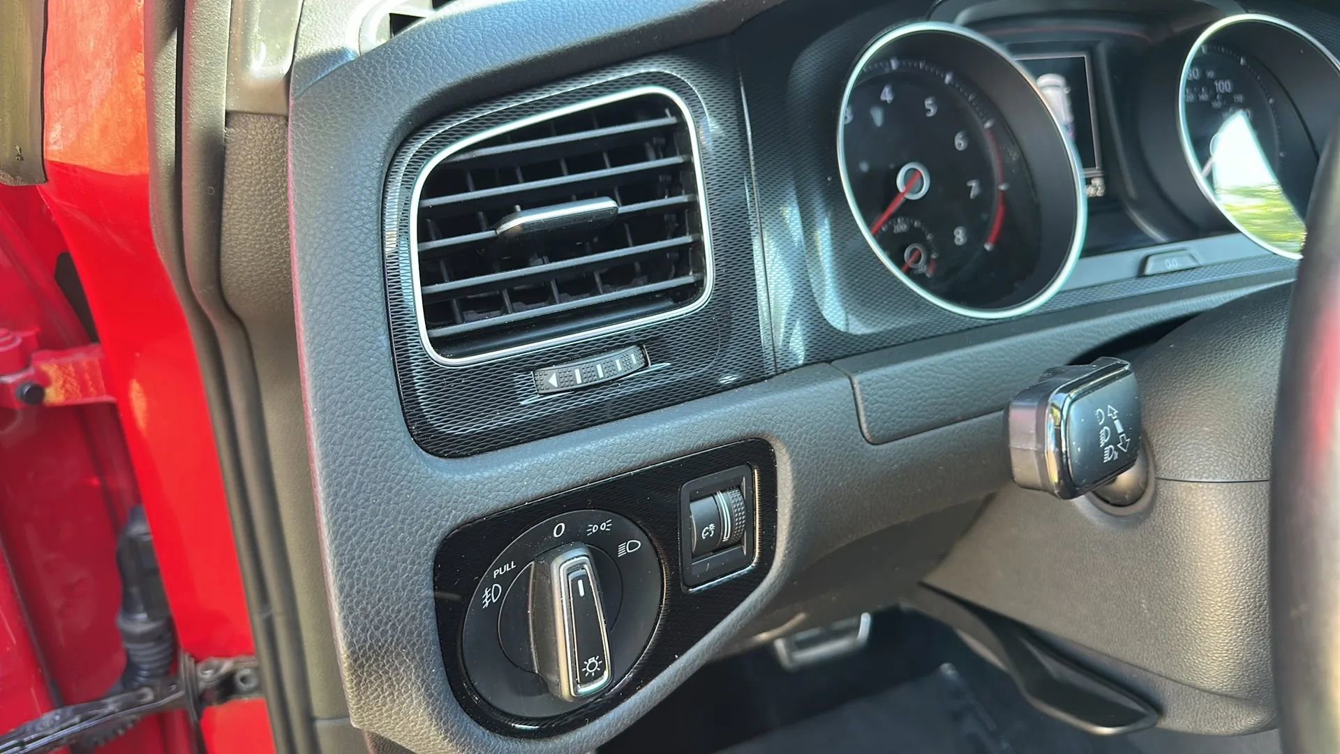 Used 2015 Volkswagen GTI S FWD image 31