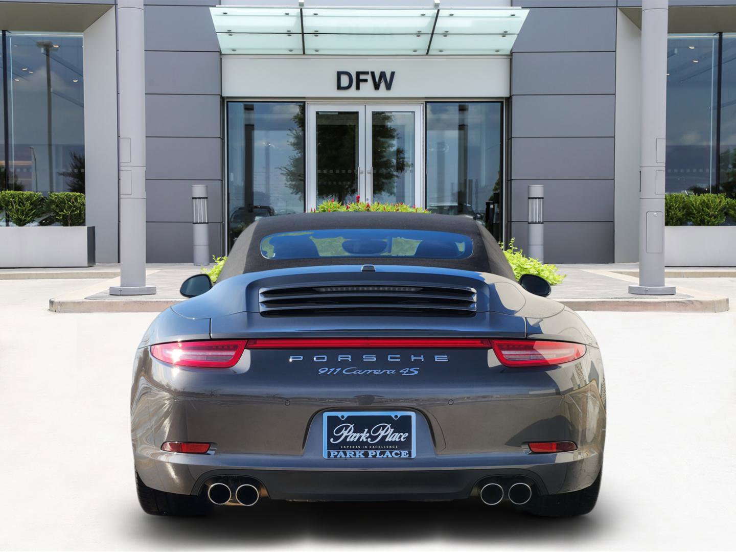 Used 2015 Porsche 911 Carrera 4S image 6