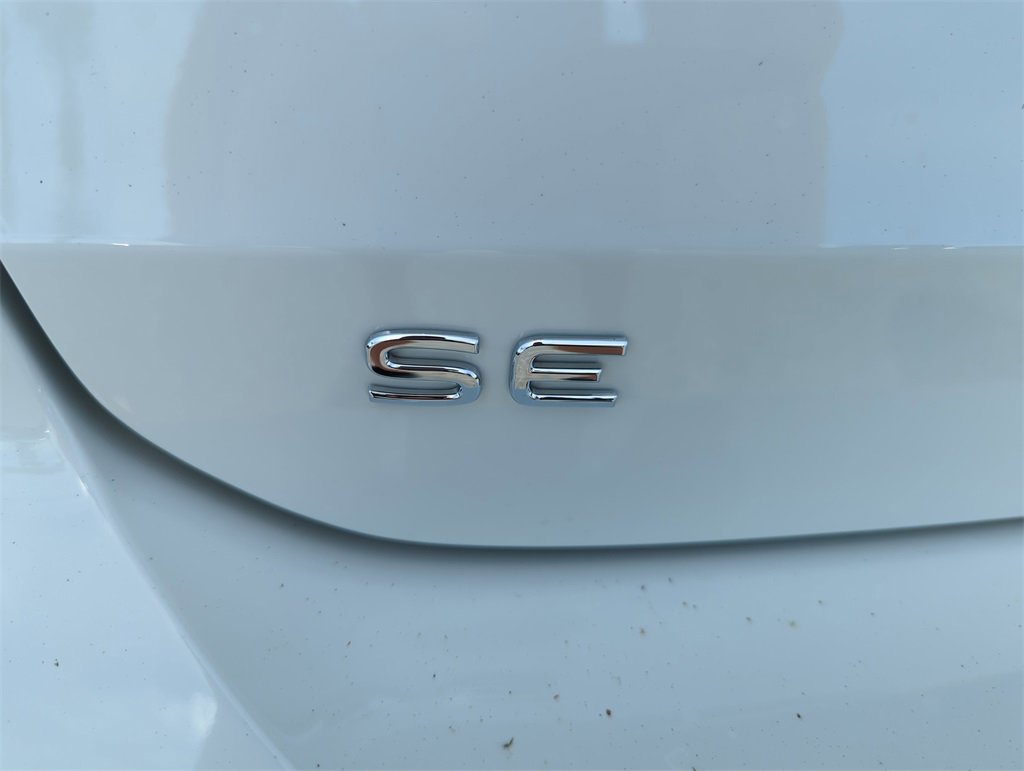 New 2025 Volkswagen Taos SE image 17