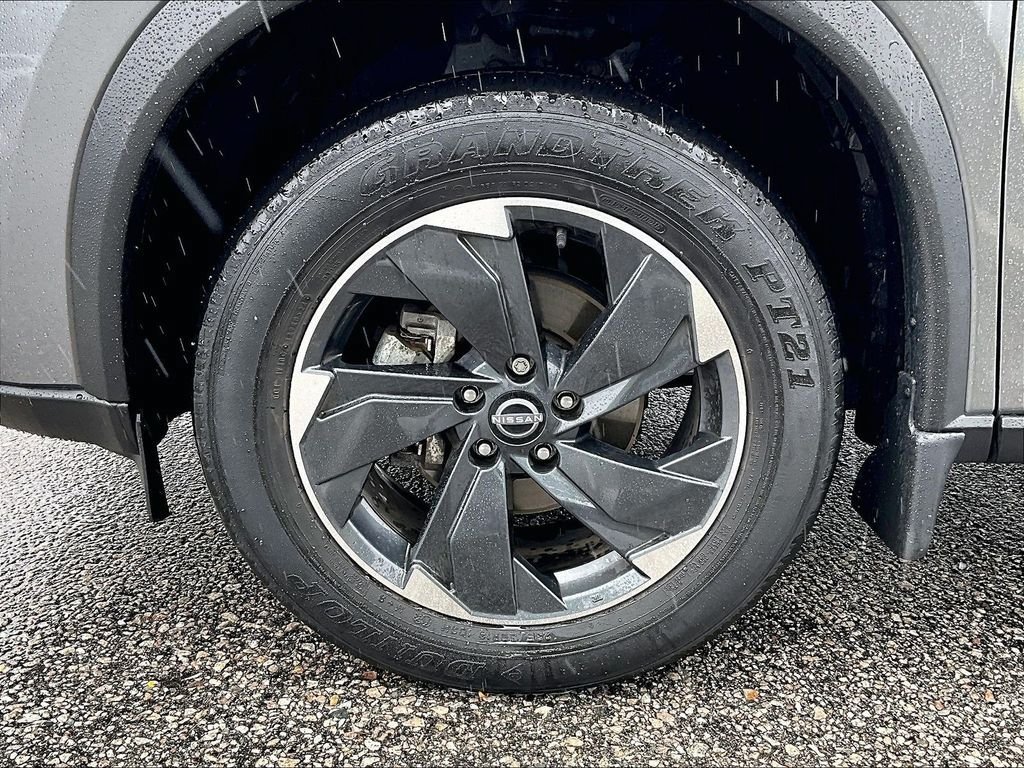 Used 2024 Nissan Rogue SV w/ SV Premium Package AWD/4WD image 7