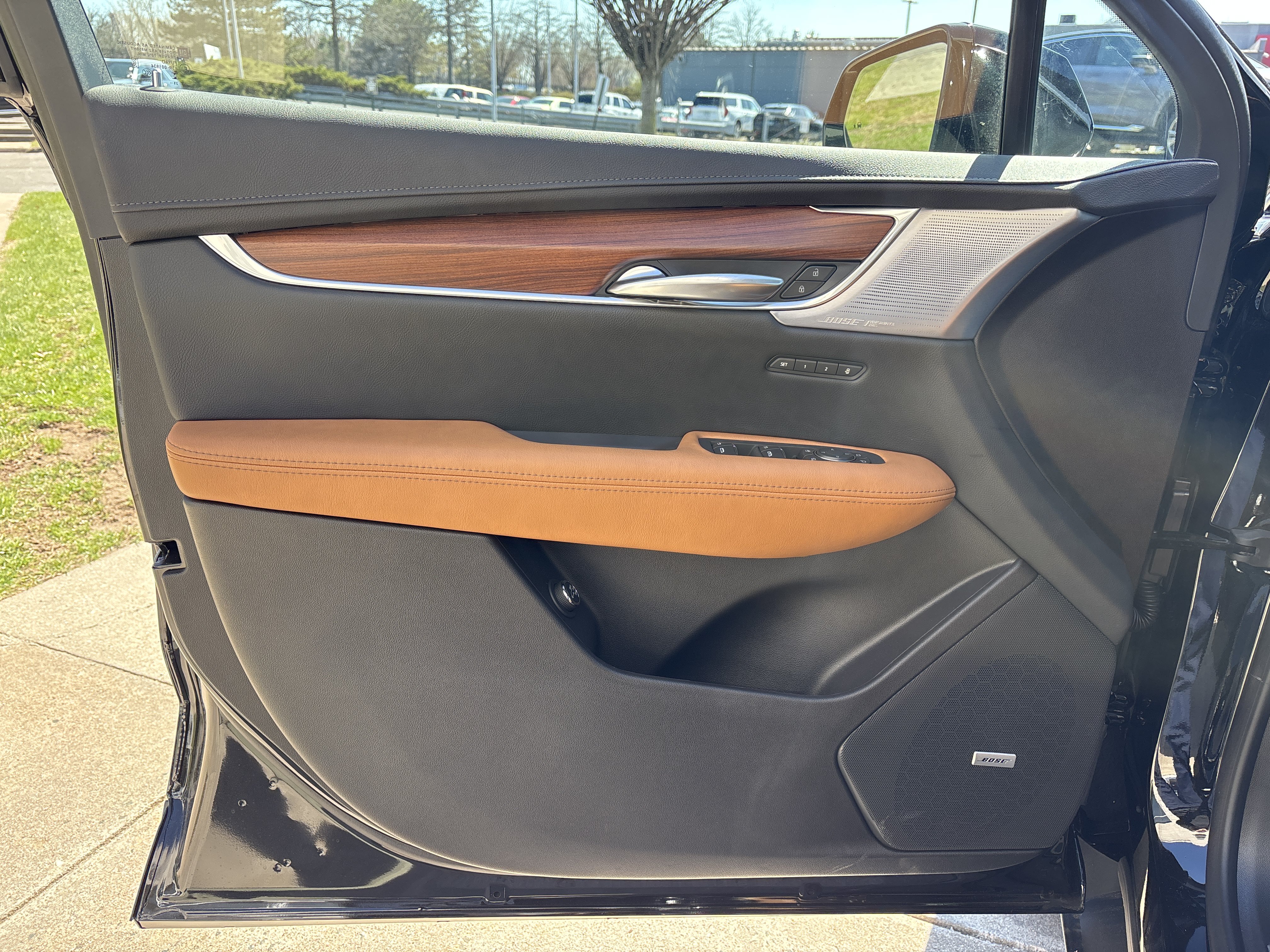 New 2026 Cadillac XT5 Premium Luxury w/ LPO, ONYX Package AWD/4WD image 21