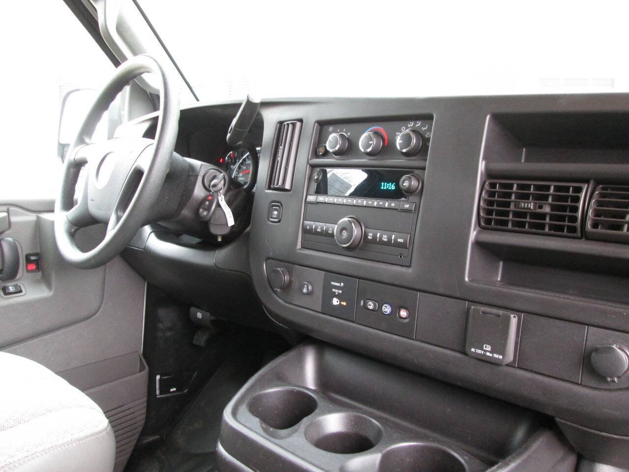 Used 2018 Chevrolet Express 3500 LT w/ LT Preferred Equipment Group RWD image 17