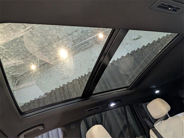 Used 2024 Cadillac XT6 Sport w/ Technology Package image 24