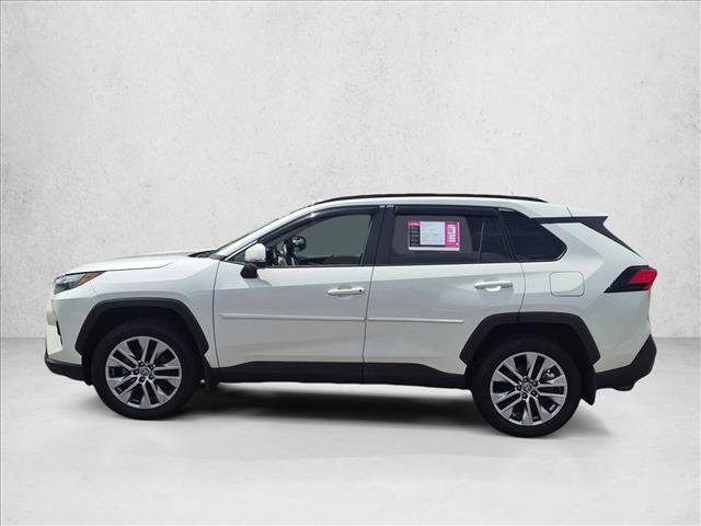 Used 2022 Toyota RAV4 XLE Premium AWD/4WD image 9