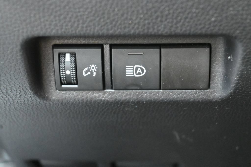 Certified 2025 Toyota RAV4 XLE AWD/4WD image 15