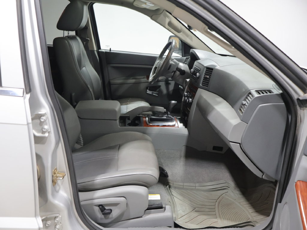 Used 2005 Jeep Grand Cherokee Limited RWD image 14