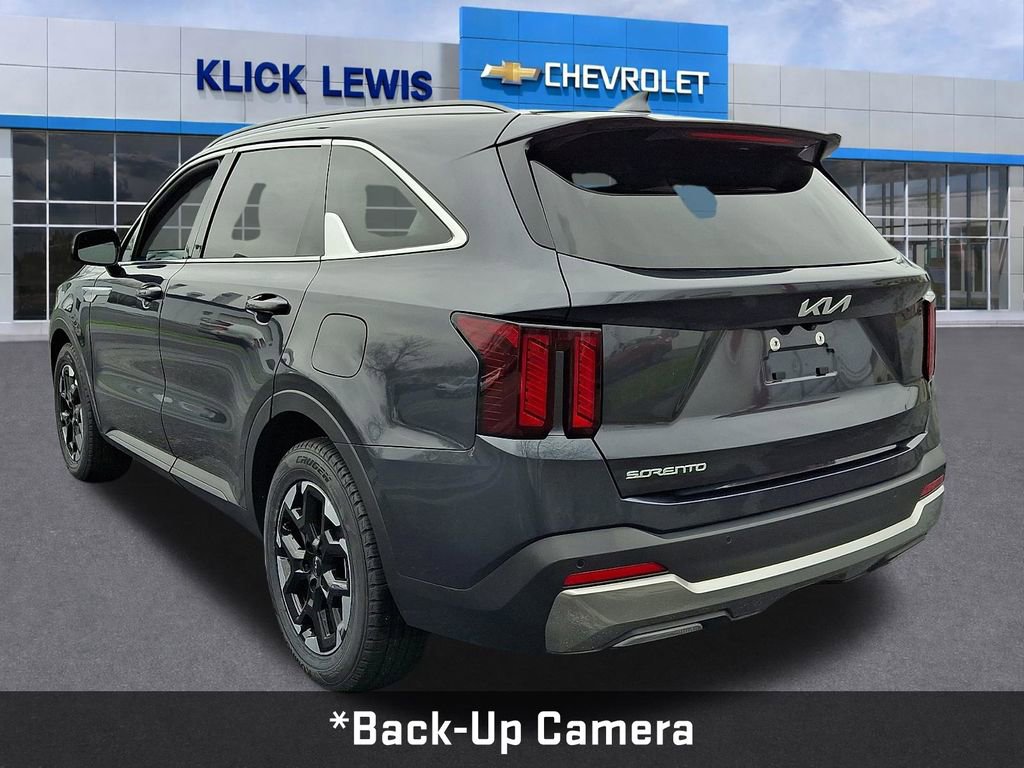 Used 2024 Kia Sorento S image 5