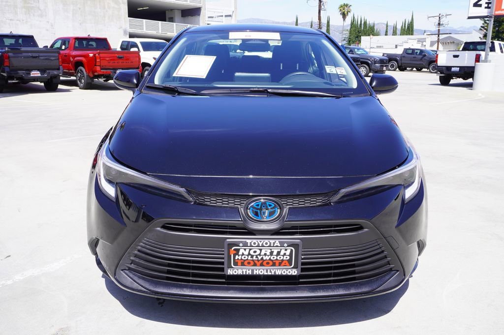 Certified 2025 Toyota Corolla LE image 3