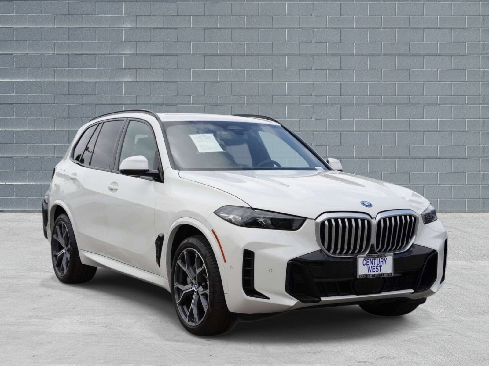 Certified 2024 BMW X5 xDrive50e w/ M Sport Package AWD/4WD image 1