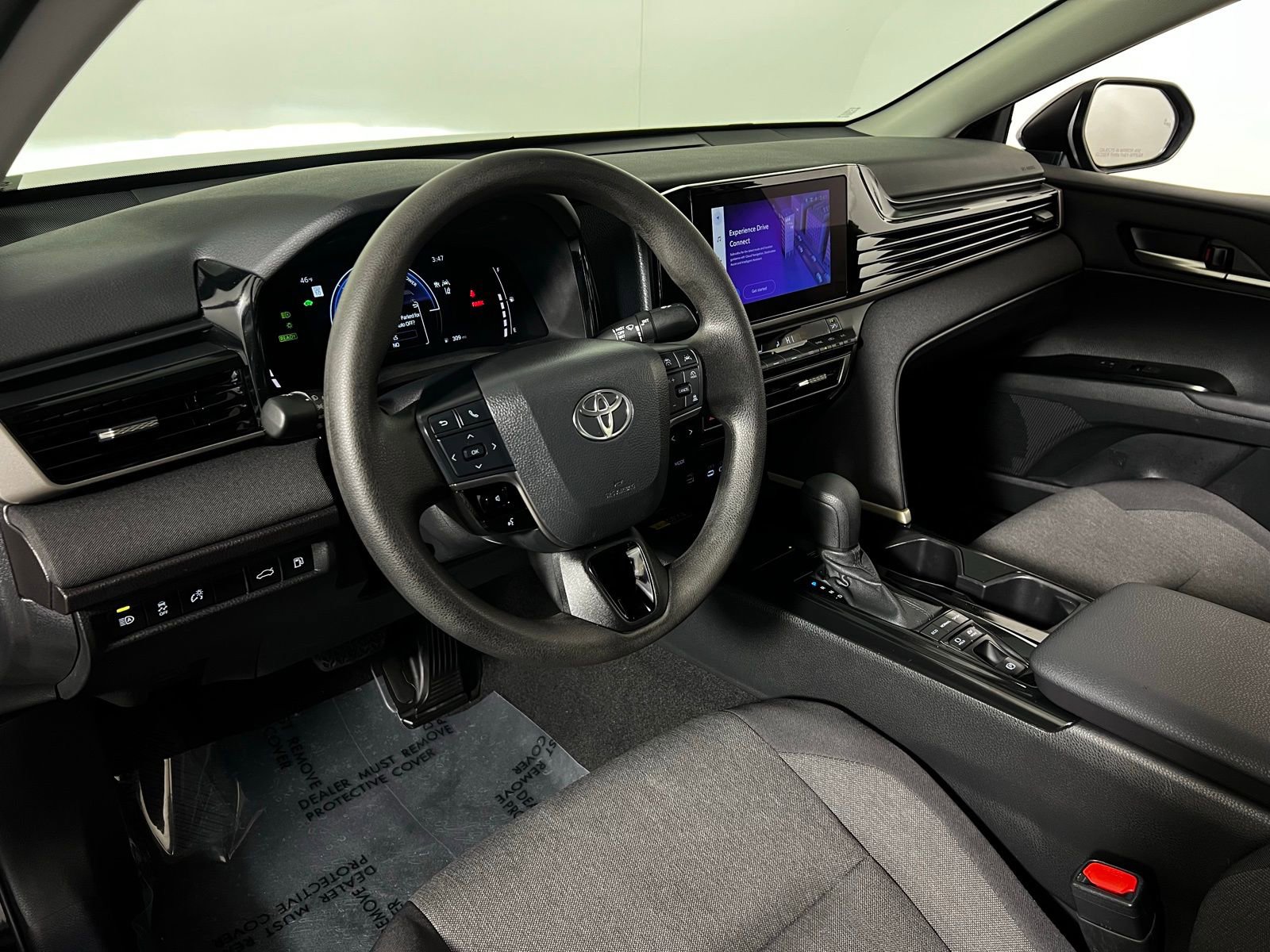 Used 2025 Toyota Camry LE image 12