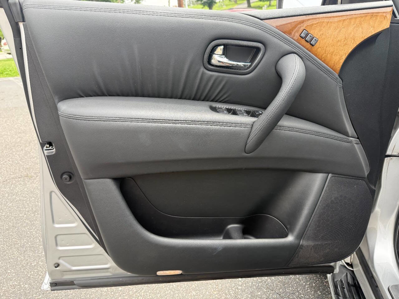 Used 2012 INFINITI QX56 4WD w/ Theater Pkg image 16