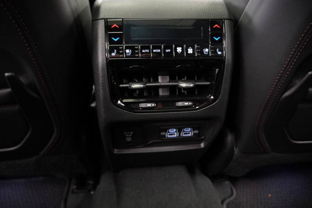 Used 2024 Jeep Grand Cherokee L Summit AWD/4WD image 19