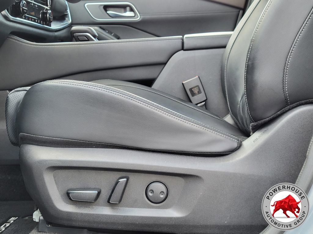 Used 2023 Nissan Rogue Platinum w/ Platinum Premium Package image 26