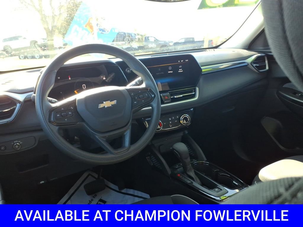 Used 2025 Chevrolet TrailBlazer LT image 11