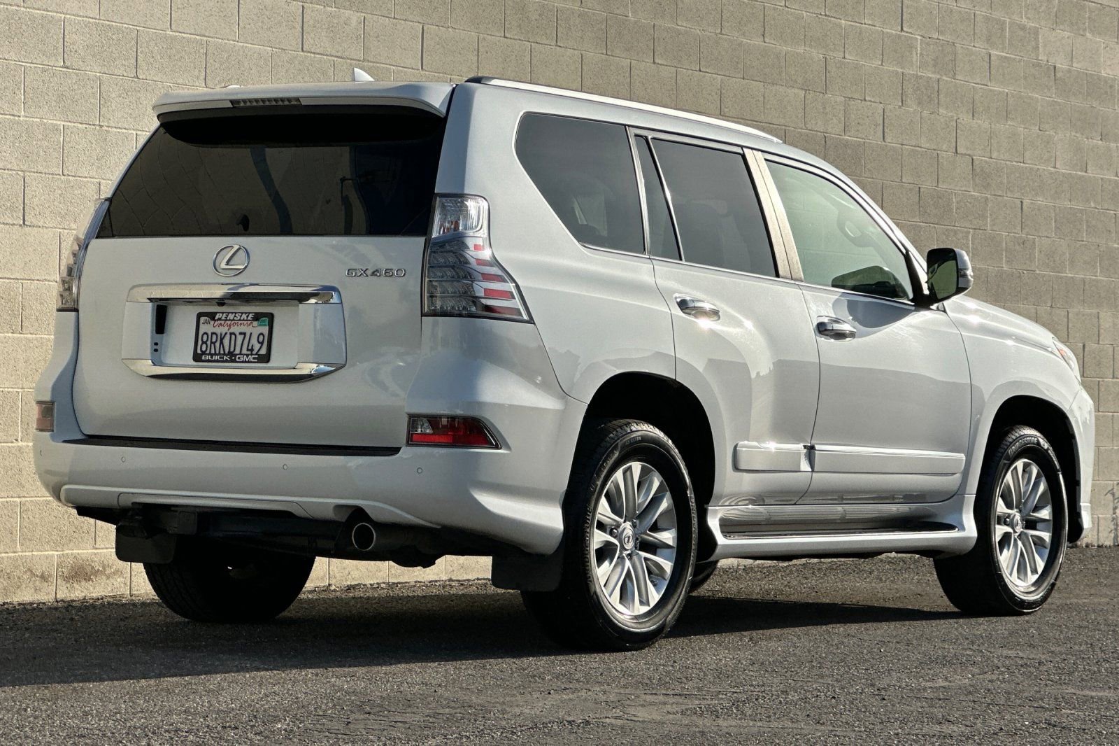 Used 2017 Lexus GX 460 Premium w/ Premium Package image 4