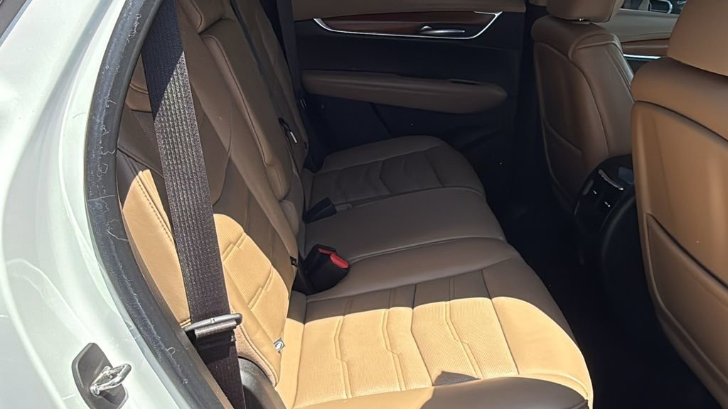 Used 2019 Cadillac XT5 Platinum AWD/4WD image 16